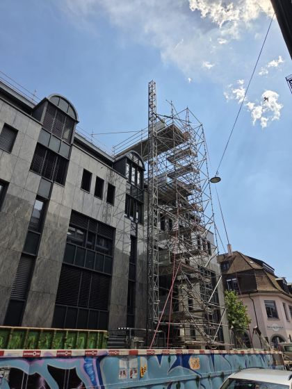 Zürich / Kombiaufzug MBC 1500 - mieten